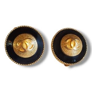 CHANEL Vintage Gold Sunburst CC Logo & Wood Clip Y2K Earrings CHANEL 93A France